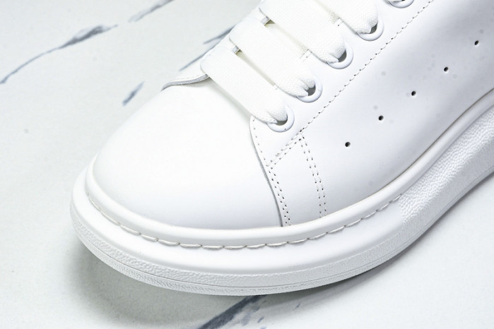 Ale*d*r M*Q*en E2726