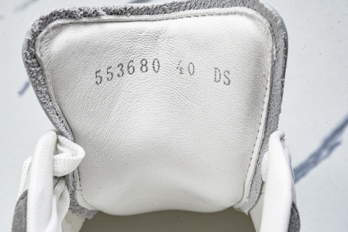 Ale*d*r M*Q*en E2730