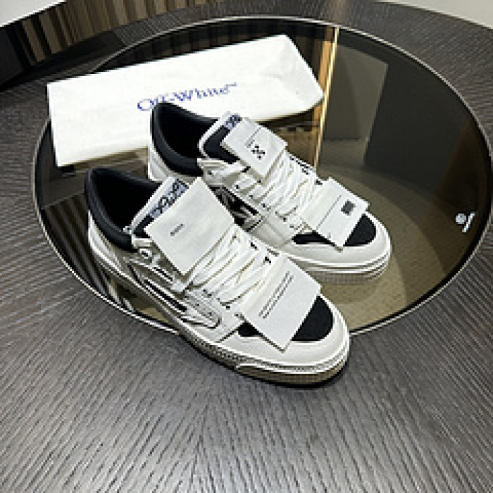 Off-White c/o Virgil Abloh