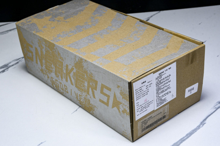 Golden Go*e S*per-Star SNEAKER GG09