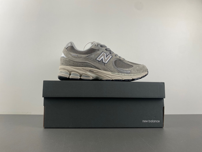 New Balance ML2002RC