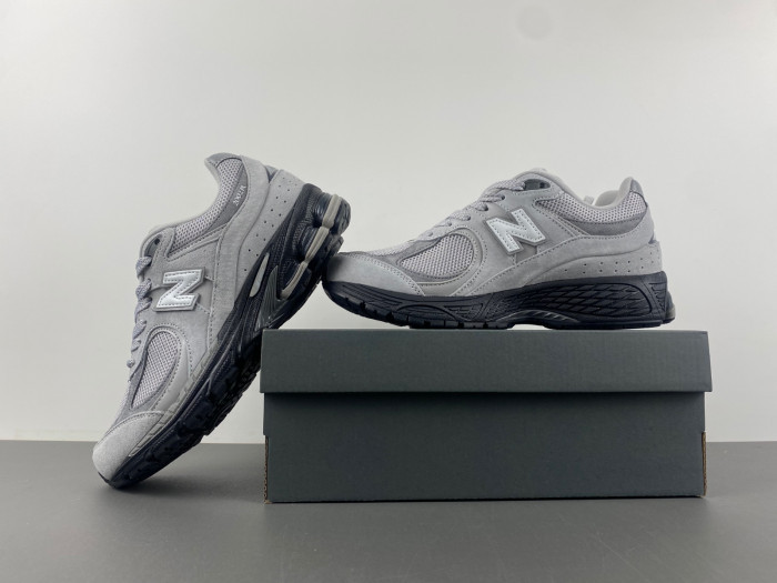 New Balance M2002RC1