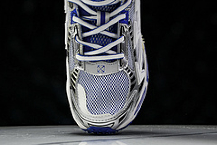 Off-White c/o Virgil Abloh