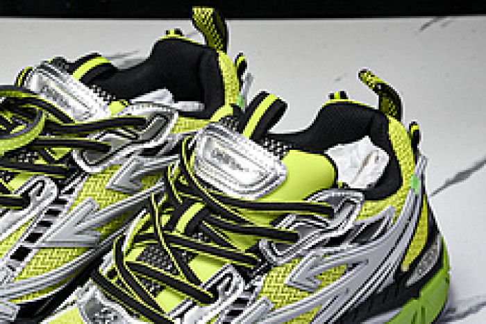 Off-White c/o Virgil Abloh