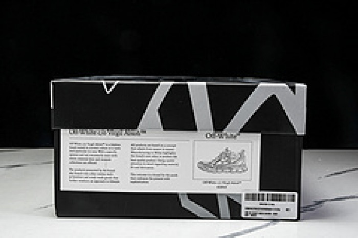 Off-White c/o Virgil Abloh