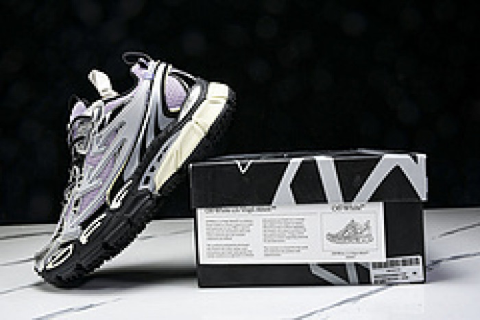 Off-White c/o Virgil Abloh