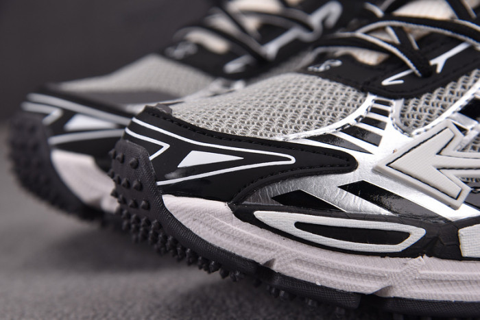 Off-White c/o Virgil Abloh