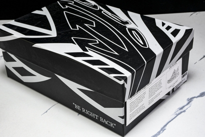 Off-White c/o Virgil Abloh