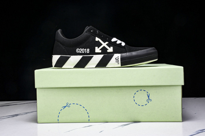 Off-White c/o Virgil Abloh