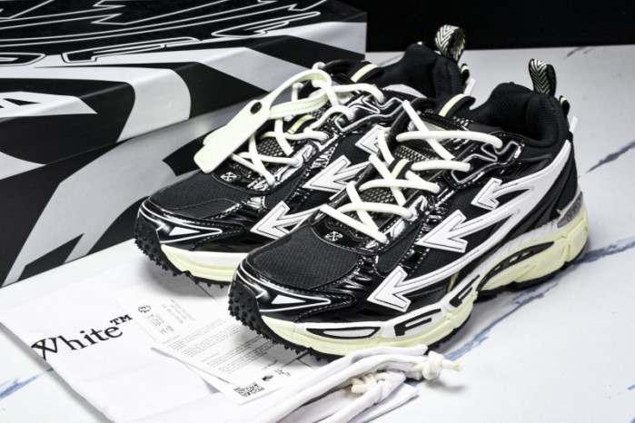 Off-White c/o Virgil Abloh