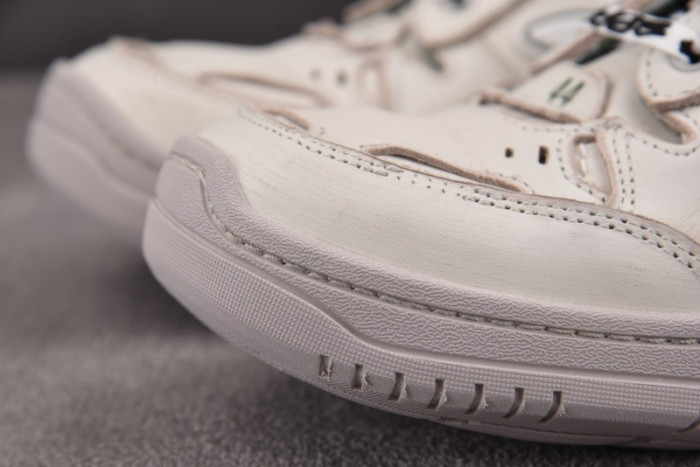 Ba*len*cia*ga Hamptons Worn-Out