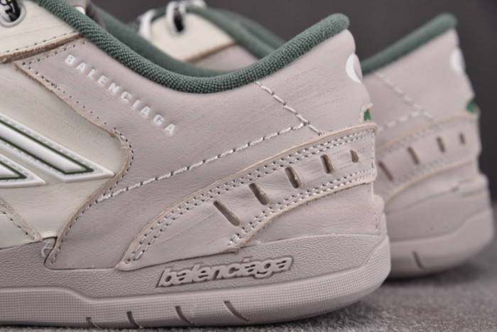 Ba*len*cia*ga Hamptons Worn-Out