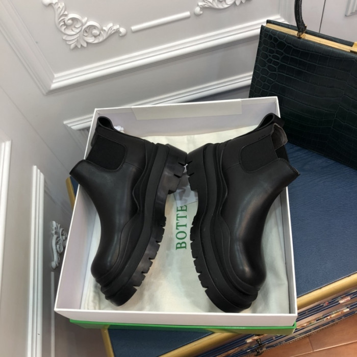 Bo*te*ga Ve*ne*ta BV007