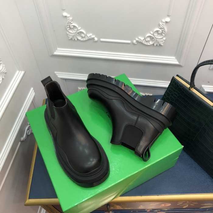 Bo*te*ga Ve*ne*ta BV007