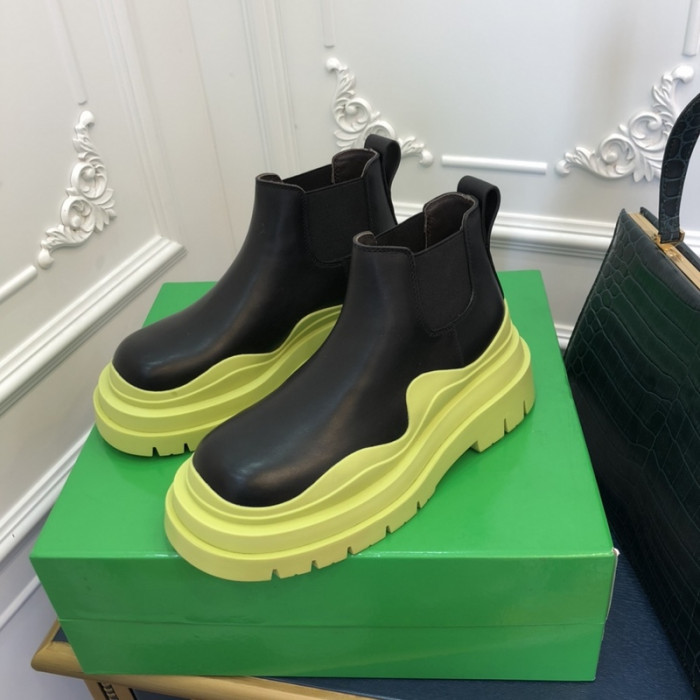 Bo*te*ga Ve*ne*ta BV004