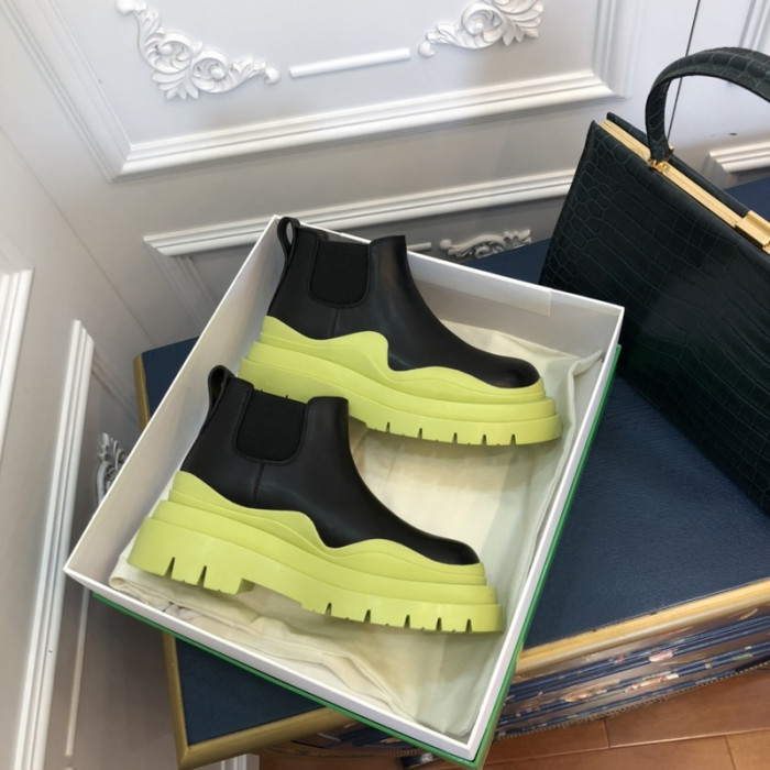 Bo*te*ga Ve*ne*ta BV004