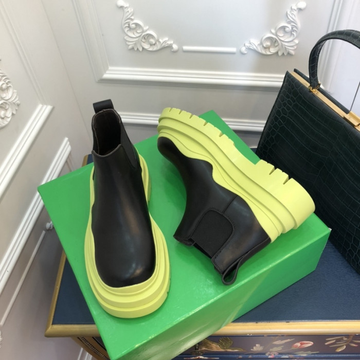 Bo*te*ga Ve*ne*ta BV004