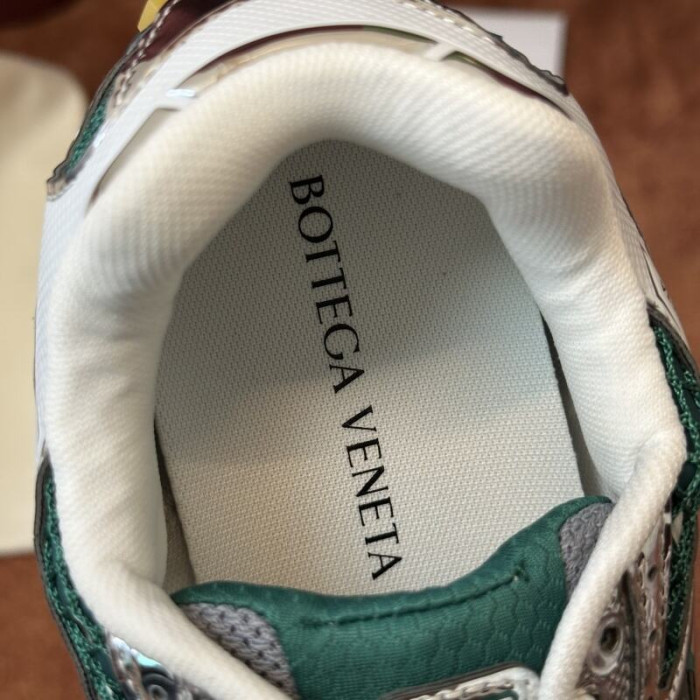 Bo*te*ga Ve*ne*ta BV061