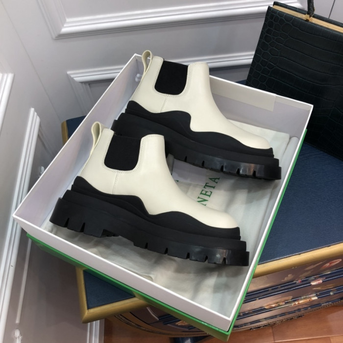 Bo*te*ga Ve*ne*ta BV008