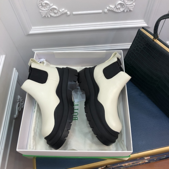 Bo*te*ga Ve*ne*ta BV008