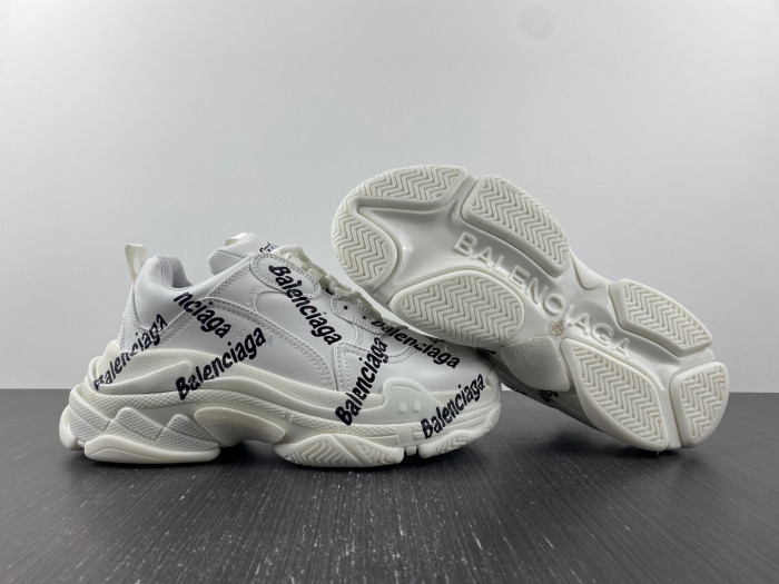 Ba*len*cia*ga Triple S SNEAKER 2FAB 9010