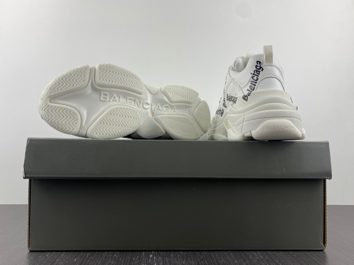 Ba*len*cia*ga Triple S SNEAKER 2FAB 9010