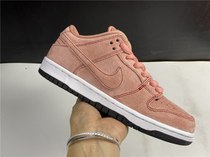 nike sb dunk low “pink” cv1655-600