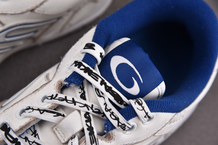 Ba*len*cia*ga Hamptons Worn-Out White / Dark Blue