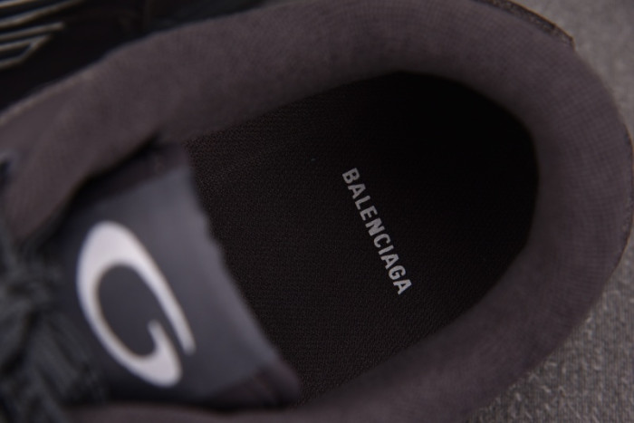 Ba*len*cia*ga Hamptons Worn-Out