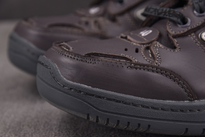 Ba*len*cia*ga Hamptons Worn-Out