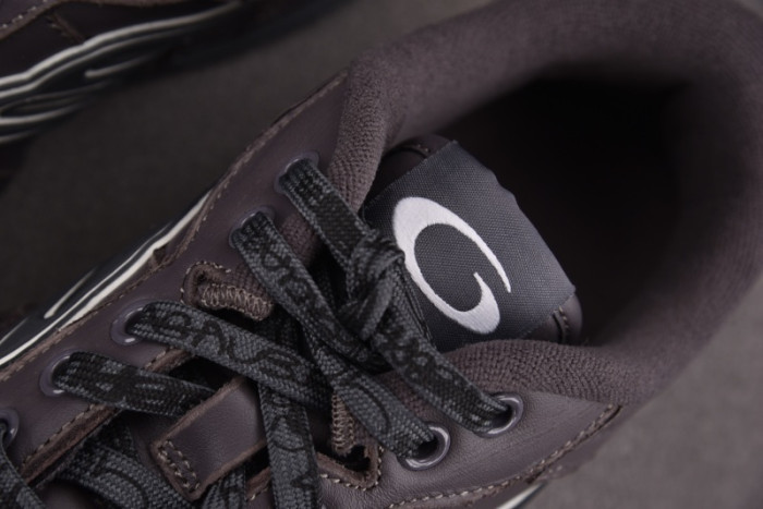 Ba*len*cia*ga Hamptons Worn-Out