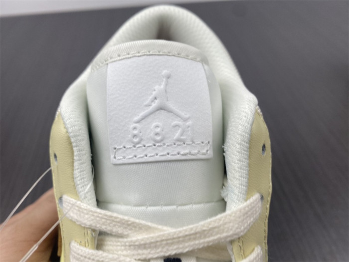 air jordan 1 low snkrs day dn6998-700